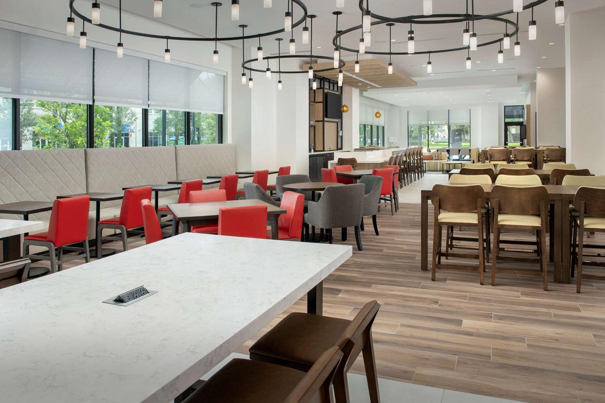 Hilton Garden Inn Orlando Downtown エクステリア 写真